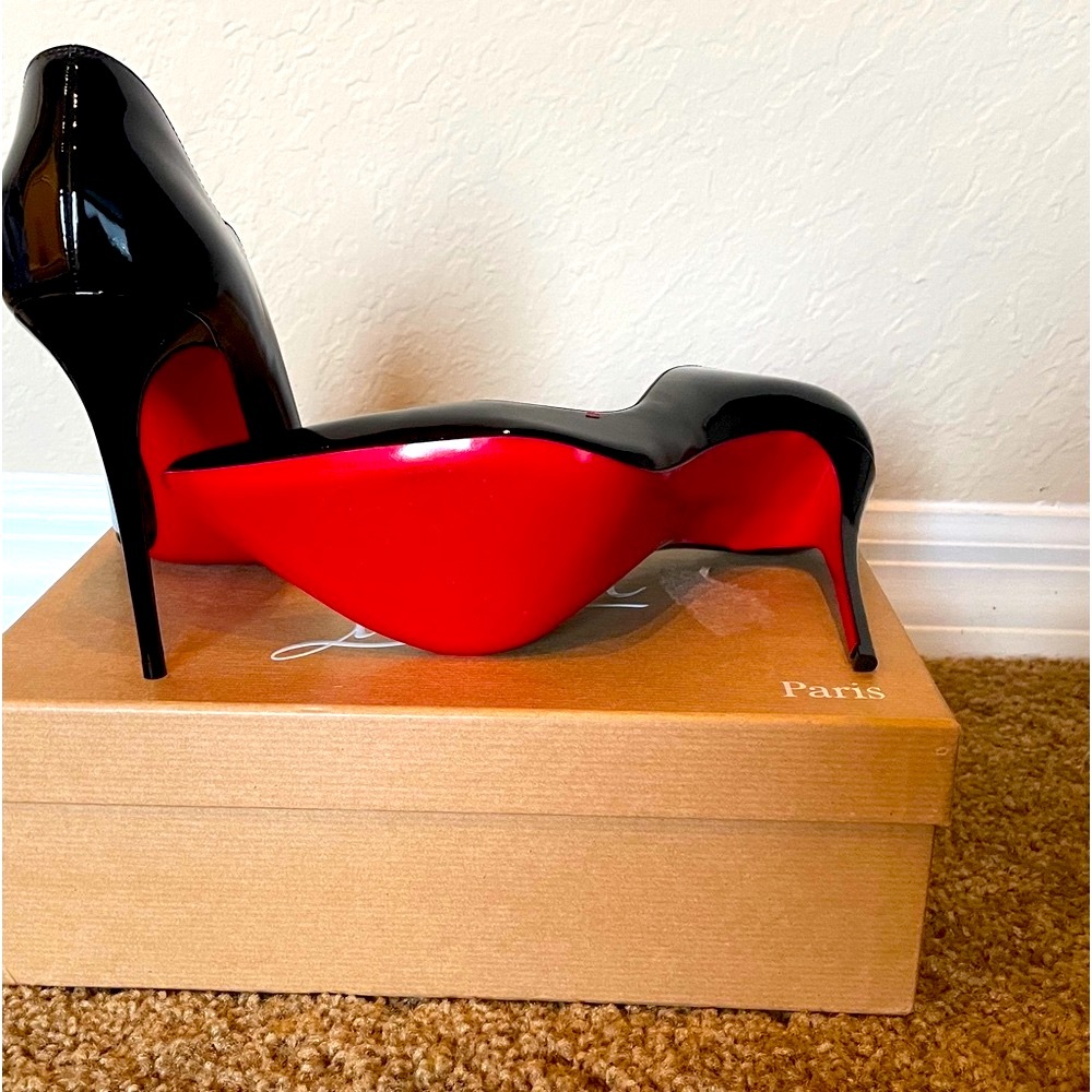 Hot chick 100mm heels. Gently worn indoors only for photo shoots. These are hot!